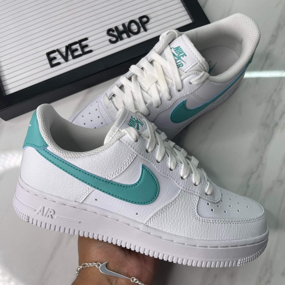 Air Force 1 Low 🌎